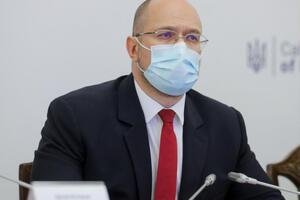 В Украине нужно увеличить количество тестов на COVID-19, отметил Шмыгаль