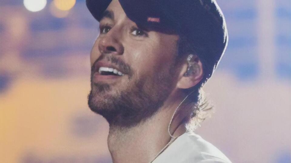 У Иглесиаса трое детей: четырехлетние близняшки Николос и Люси и полуторагодовалая Мари