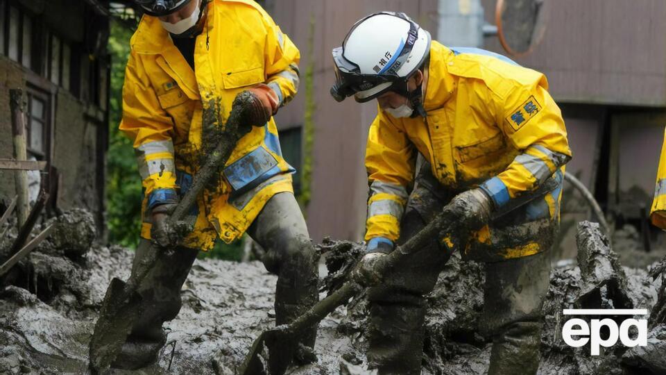 Четверо людей загинули, понад 60 шукають рятувальники за два дні після селевого зсуву в Японії. Фоторепортаж