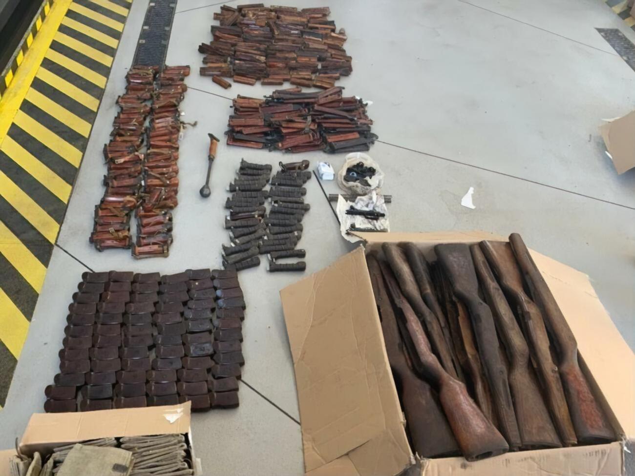 Пограничники нашли более 600 предметов военного назначения