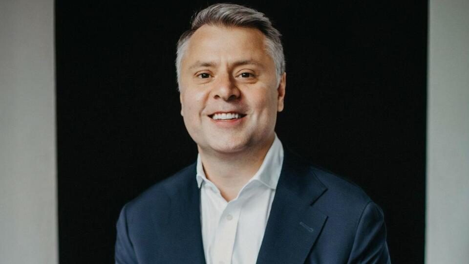 С Витренко подписан контракт на год