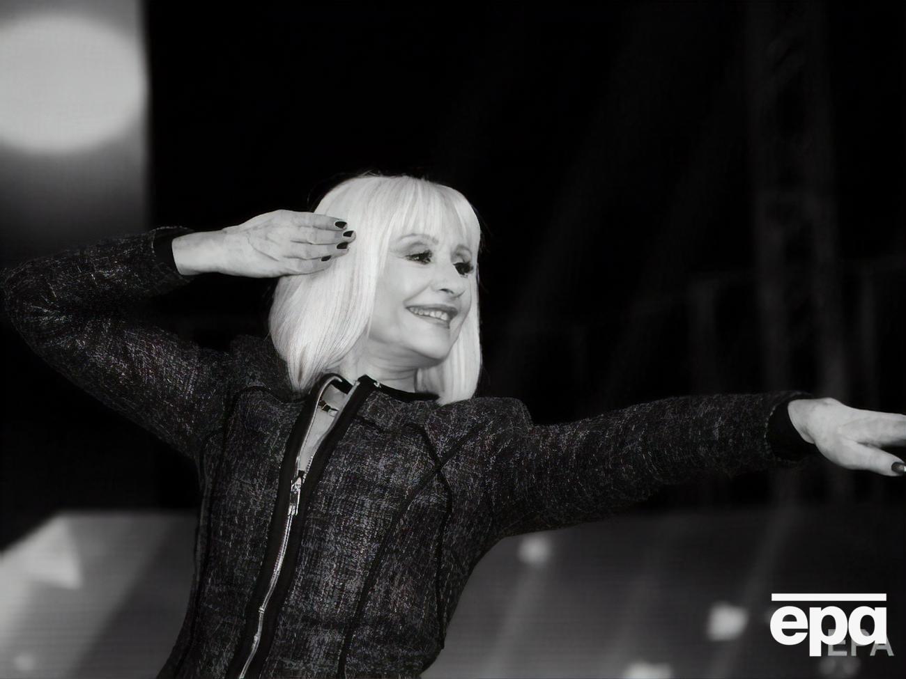 The Guardian&nbsp;назвала Карру&nbsp;поп-звездой, которая научила Европу радости секса