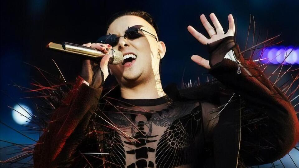 В офіційних трансляціях та акаунтах фестивалю виступ Melovin показали не повністю