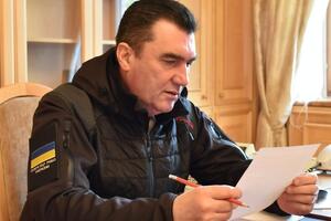 Данилов отметил, что между членами СНБО иногда возникают дискуссии, продиктованные их политическими взглядами