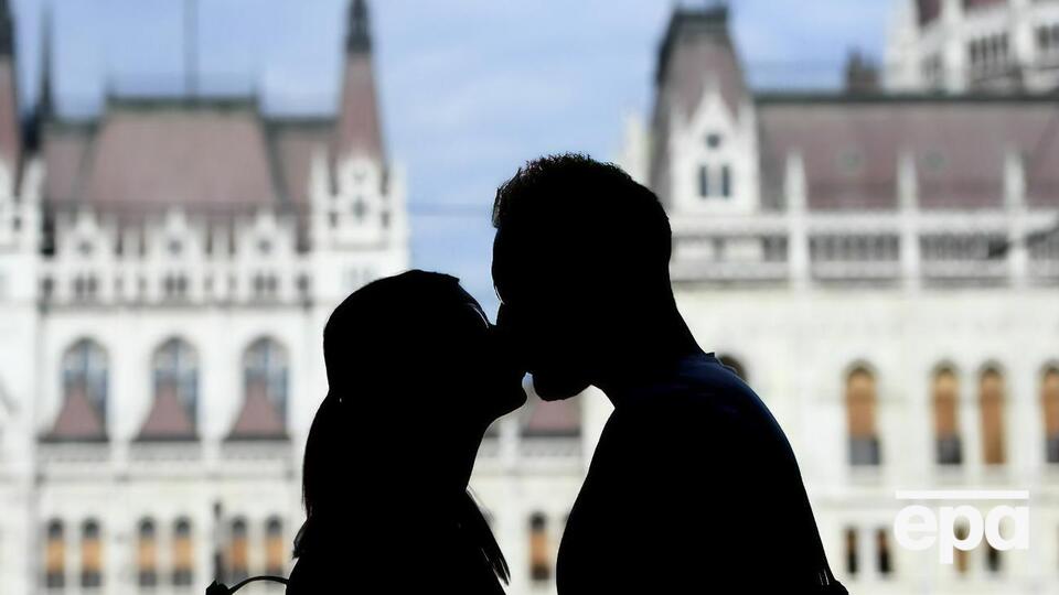 6 липня – Міжнародний день поцілунків