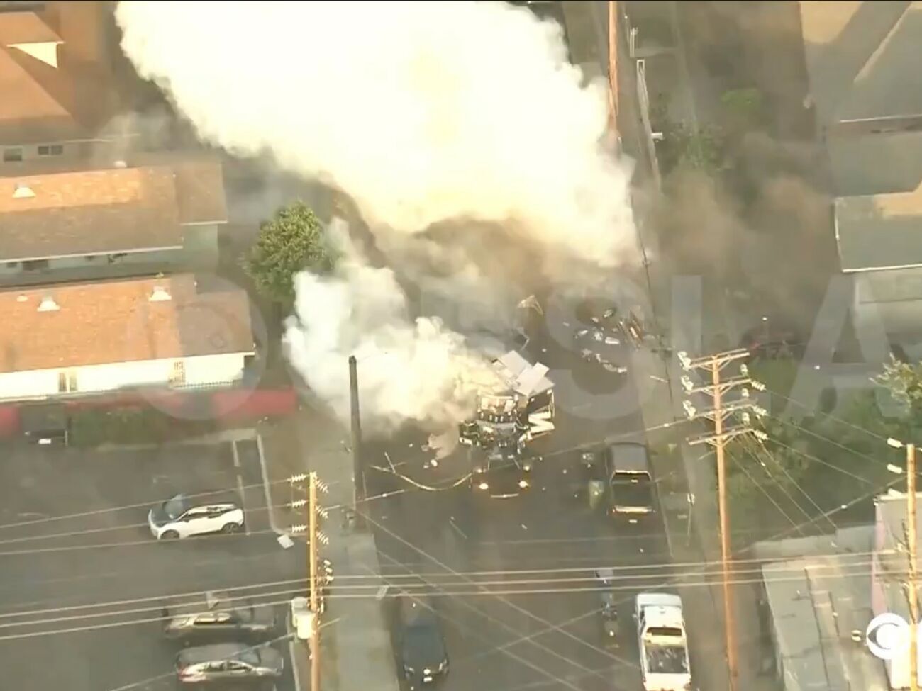 Вибух знищив спецвантажівку правоохоронців і пошкодив кілька будівель