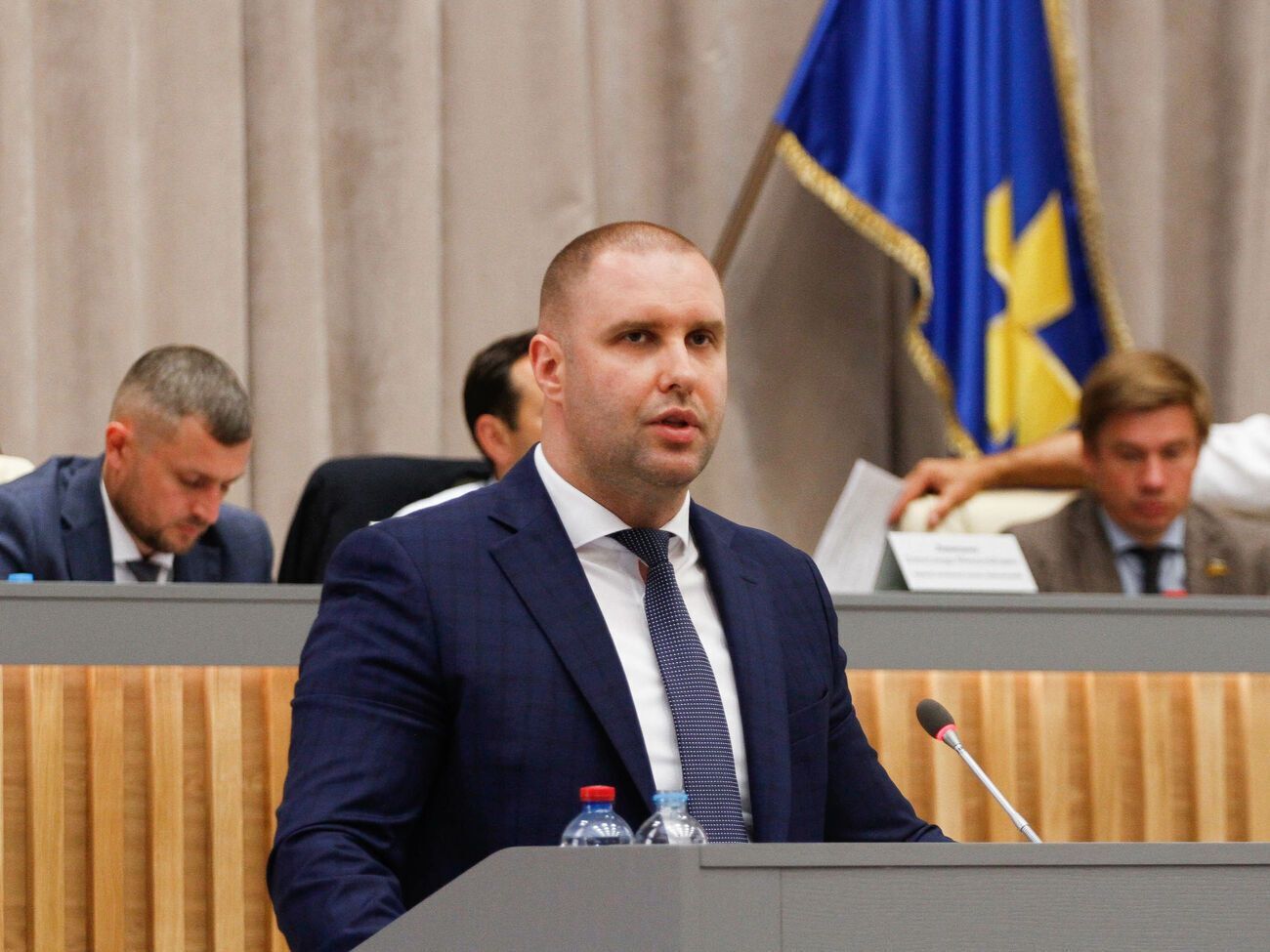 Олег Синегубов:&nbsp;В прошлом году привлечено на строительство, ремонт и содержание автомобильных дорог общего пользования местного значения, улиц и дорог коммунальной собственности 1,7 млрд грн