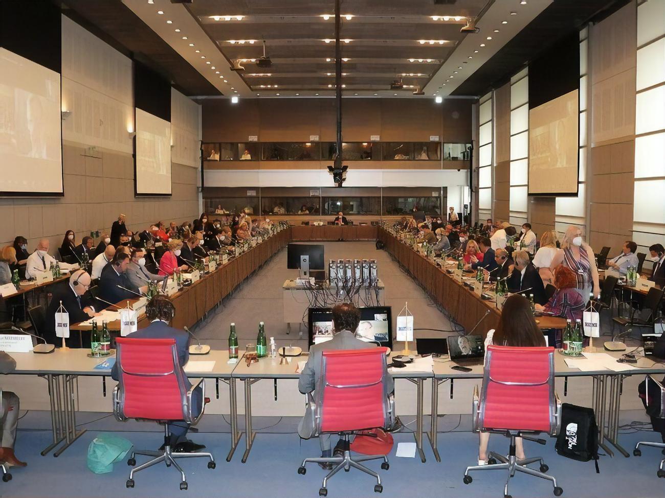 Голова російської делегації, покидаючи зал, грюкнув дверима