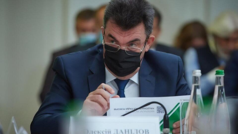 Данілов сказав, що санкції ввели, зокрема, на підставі інформації, наданої українськими спецслужбами