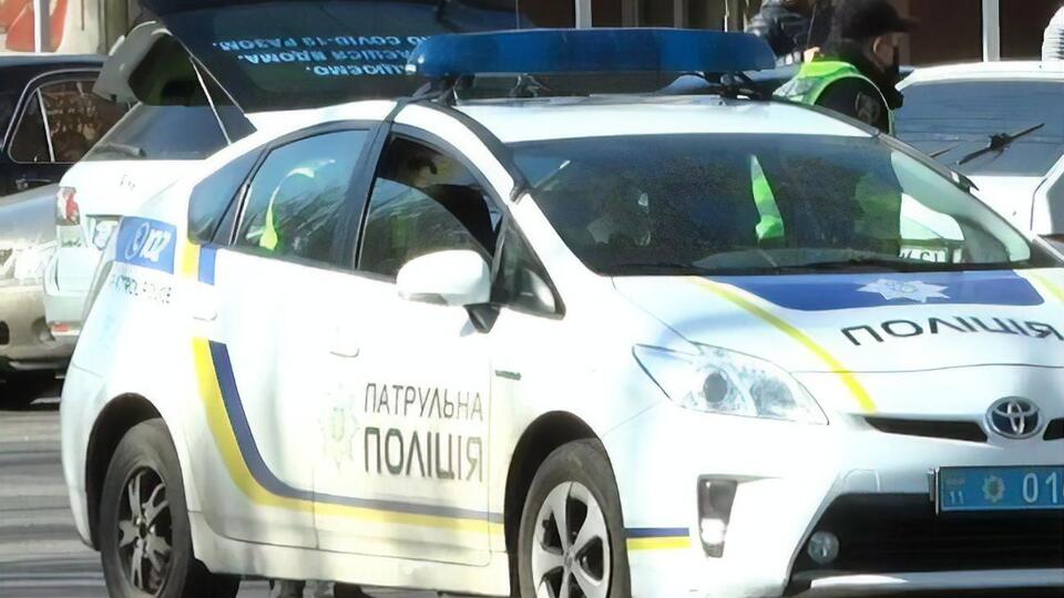 На место происшествия приехало семь нарядов полиции