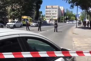 Чоловіка, який захопив відділення банку, вмовили здатися