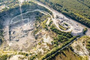 Поява "ексклюзивних" посередників на щебеневих і гранітних кар'єрах здорожує будівництво об'єктів у межах "Великого будівництва", пише ZN.UA