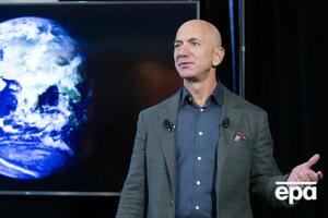 Безос побил рекорд, который ранее удерживал гендиректор Tesla Илон Маск