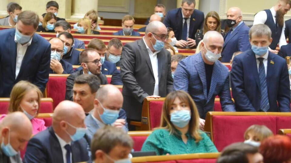 "Слугу народу" готові підтримати 23% українців, які мають намір голосувати й визначилися з вибором