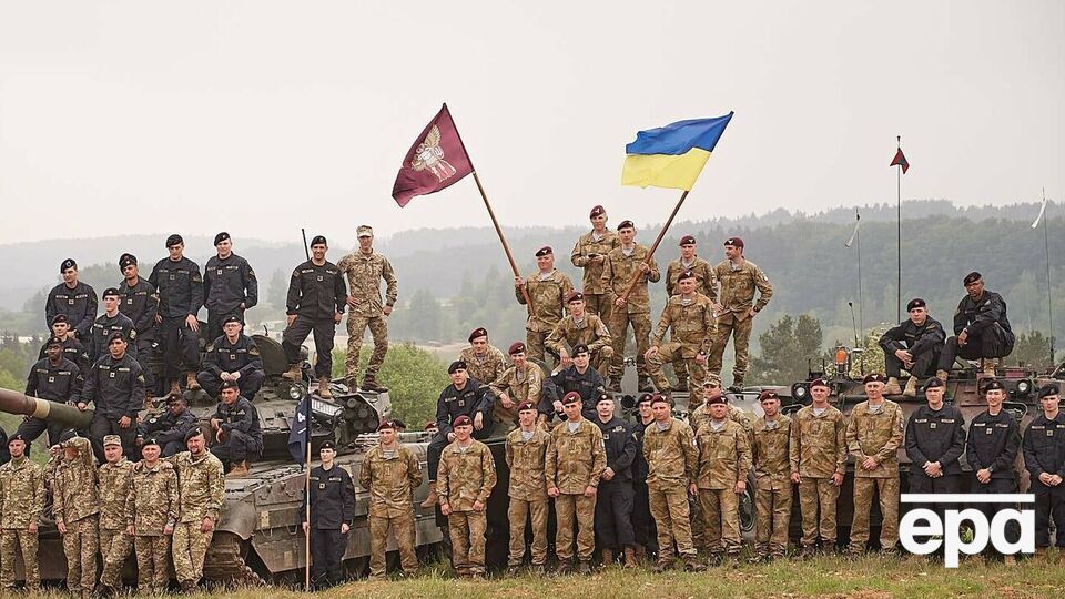 Украинская армия – единственный институт в стране с положительным балансом доверия граждан
