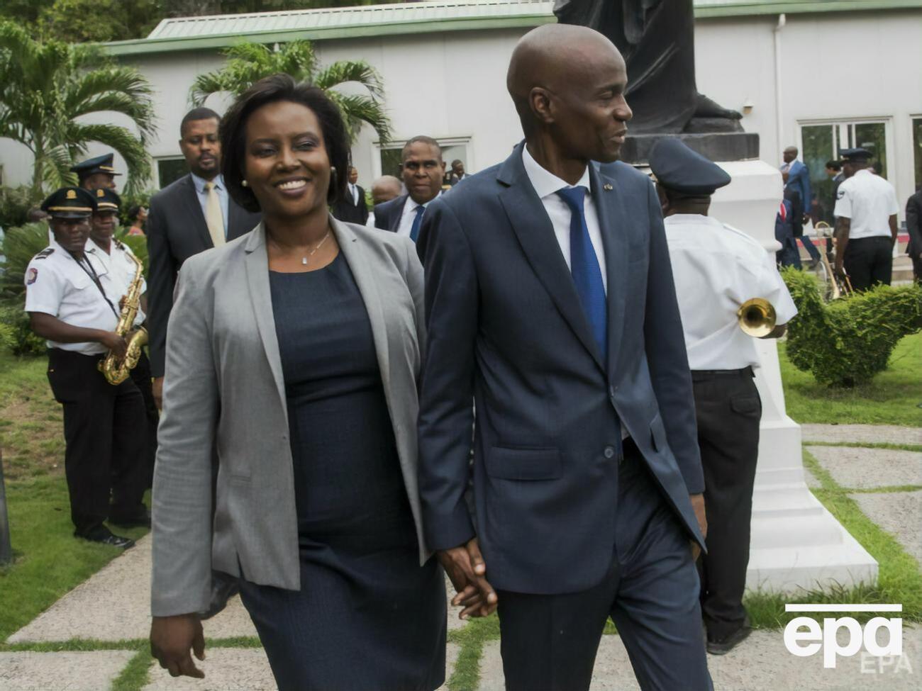 Мартін Моїз (ліворуч) проходить лікування, її чоловік (праворуч) загинув унаслідок нападу у столиці Гаїті