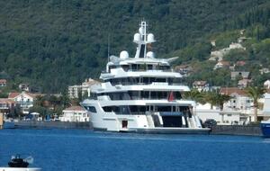 Семья Медведчука переоформила яхту, но, возможно, продолжает ею пользоваться