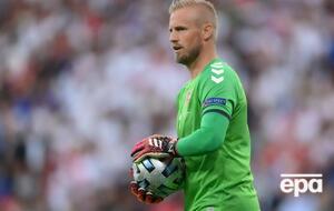 Пенальти Шмейхель отбил, но англичане сыграли на добивание