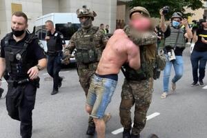 У Голосіївський районний суд Києва спрямовано клопотання про обрання затриманому запобіжного заходу у вигляді тримання під вартою