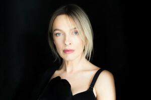 Василиса Фролова впервые стала мамой в 43 года