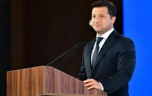 Зеленский занимает первое место президентском рейтинге