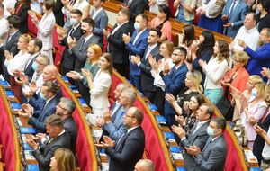 Согласно результатам опроса, в парламентском рейтинге лидирует "Слуга народа"