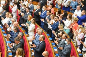 Согласно результатам опроса, в парламентском рейтинге лидирует "Слуга народа"