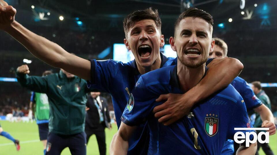 Рішення ізолювати збірну ухвалили у зв'язку із трьома підтвердженими випадками коронавірусу серед працівників італійських ЗМІ