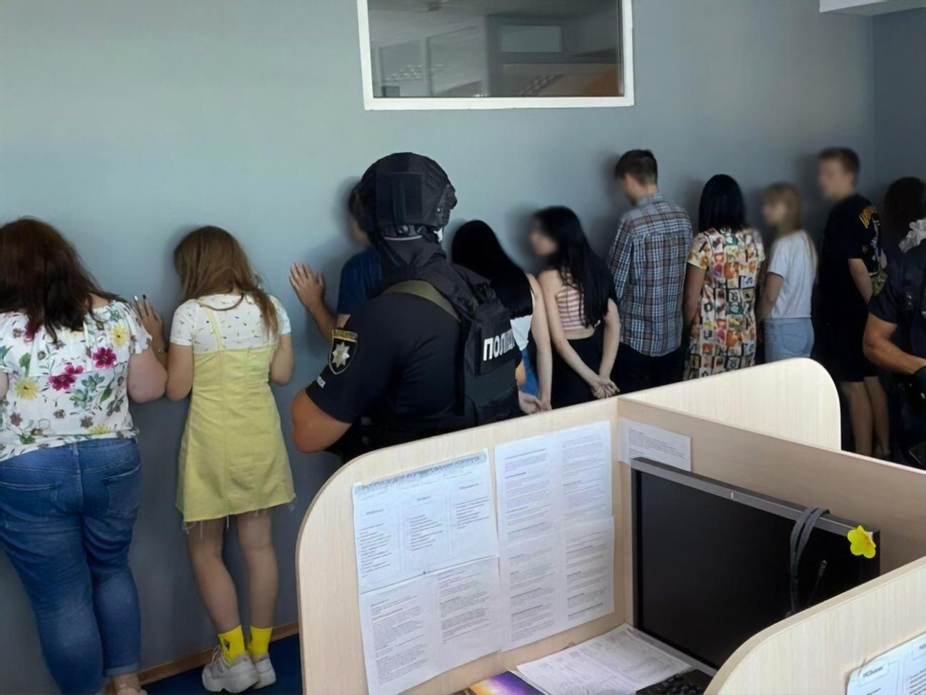 Правоохоронці провели понад два десятки обшуків