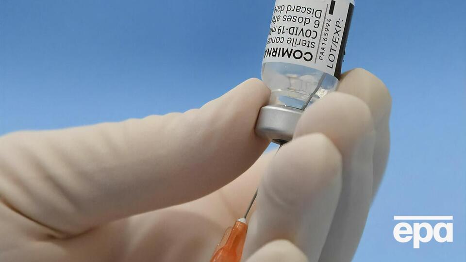 У Pfizer заявляли про високу ефективність своєї вакцини проти "Дельта"-штаму коронавірусу SARS-CoV-2