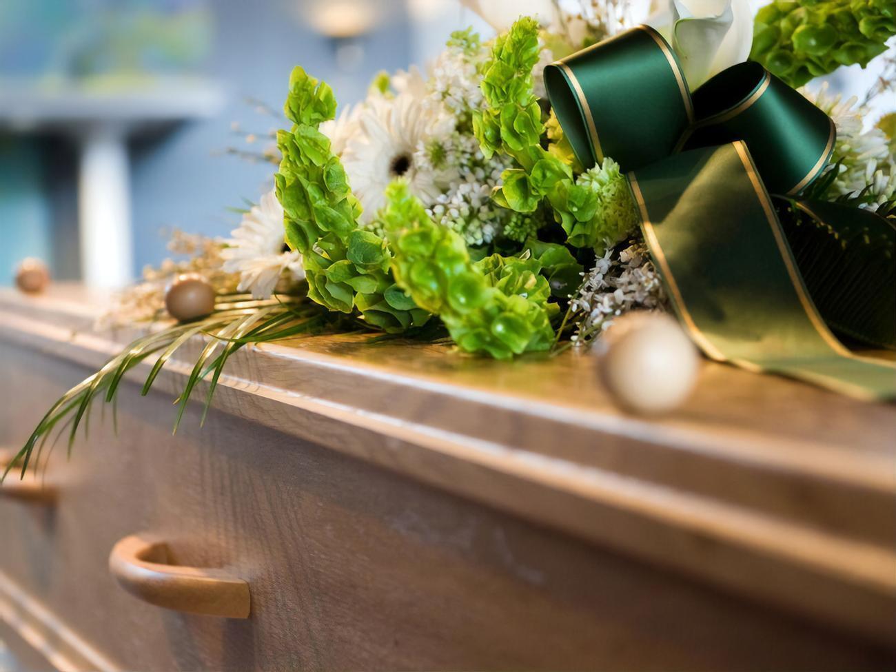 Смертность в России в июне выросла на 13,9% из-за штамма "Дельта"