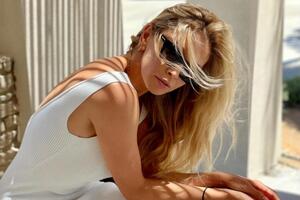 Брежнєва: I Love You Baby