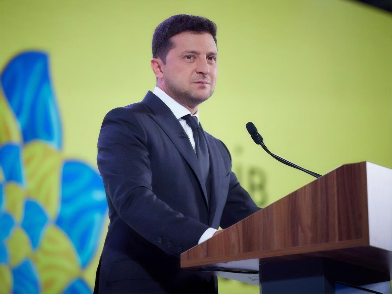 Зеленскому доверяют 32,6% украинцев