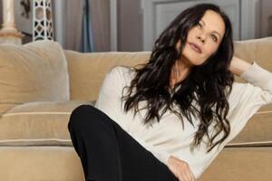 Зета-Джонс воплотит культовый образ Мортиши Аддамс