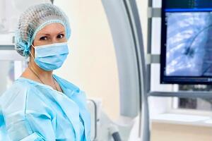 Кузьменко вернулась пока не в статусе оперирующего хирурга – ее ждет адаптация и восстановление рабочих навыков