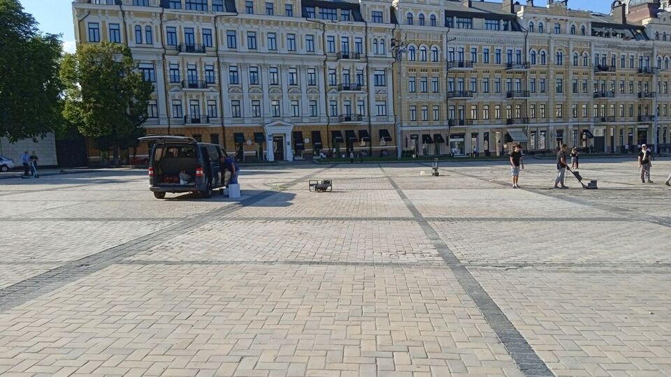 Ущерб от дрифта на Софийской площади в Киеве составил около 50 тыс. грн, отметили в КГГА