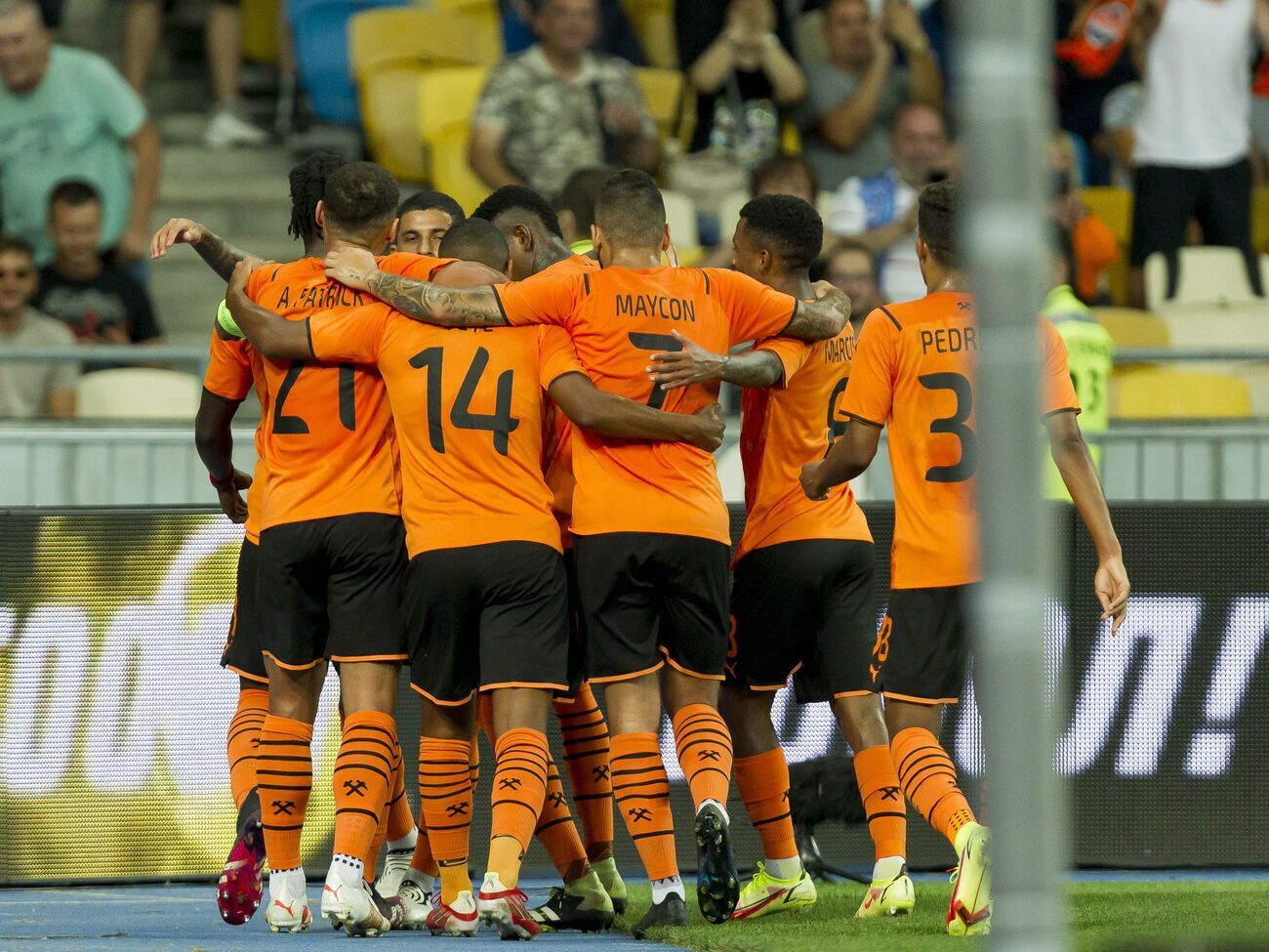 "Шахтер" дважды победил "Генк" с одинаковым счетом 2:1