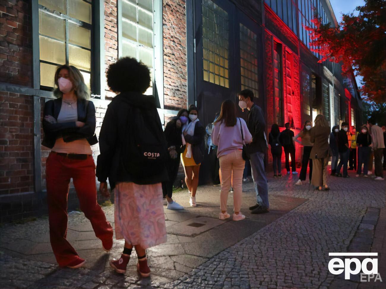 В Германии от коронавируса полностью вакцинированы 55,1% населения