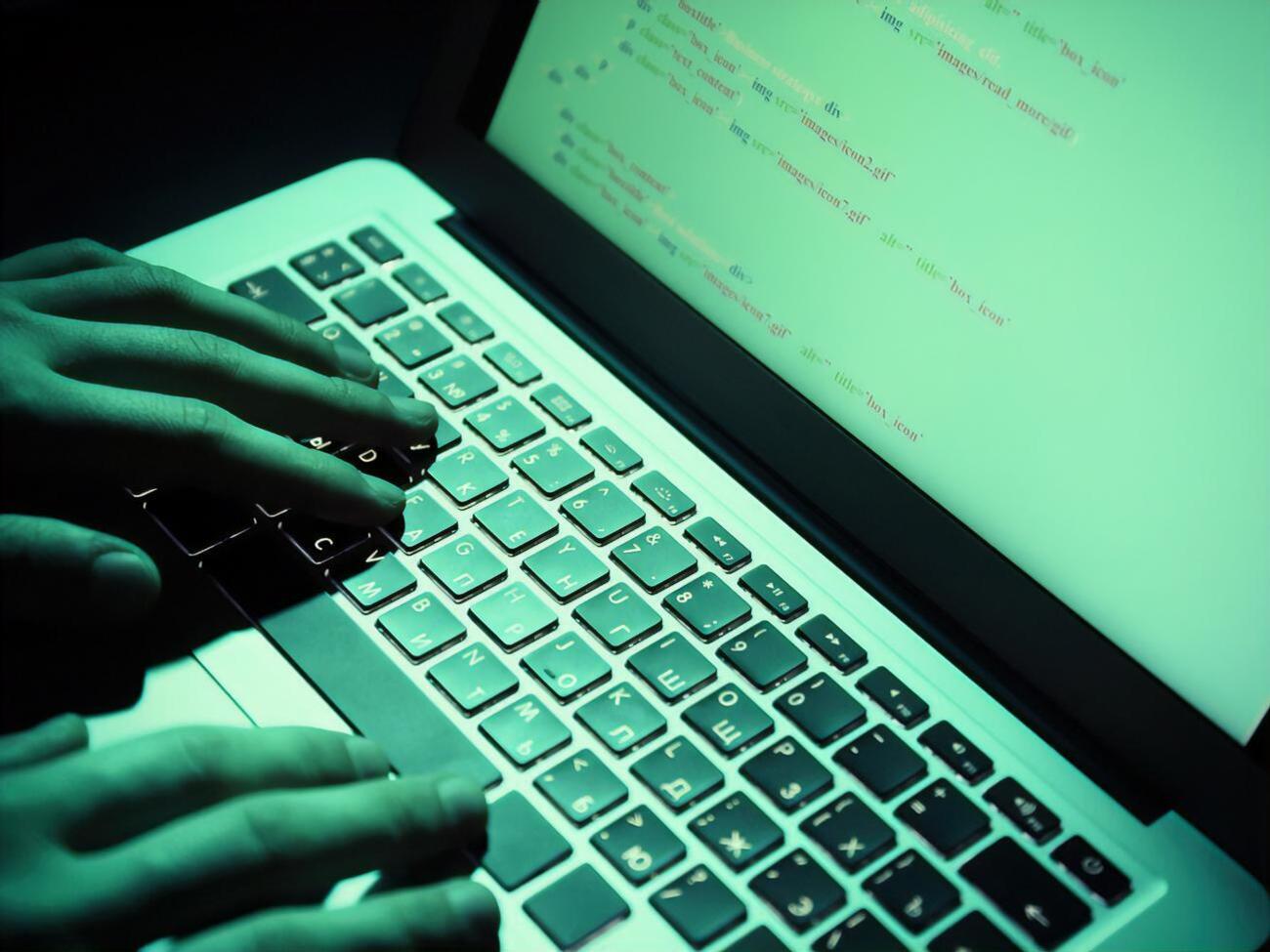 Підозрюваний надсилав документи представнику розвідки РФ, зазначили прокурори