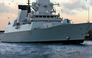 Для экипажа Defender в инциденте в Черном море "ничего хорошего не было", отметили в Минобороны РФ