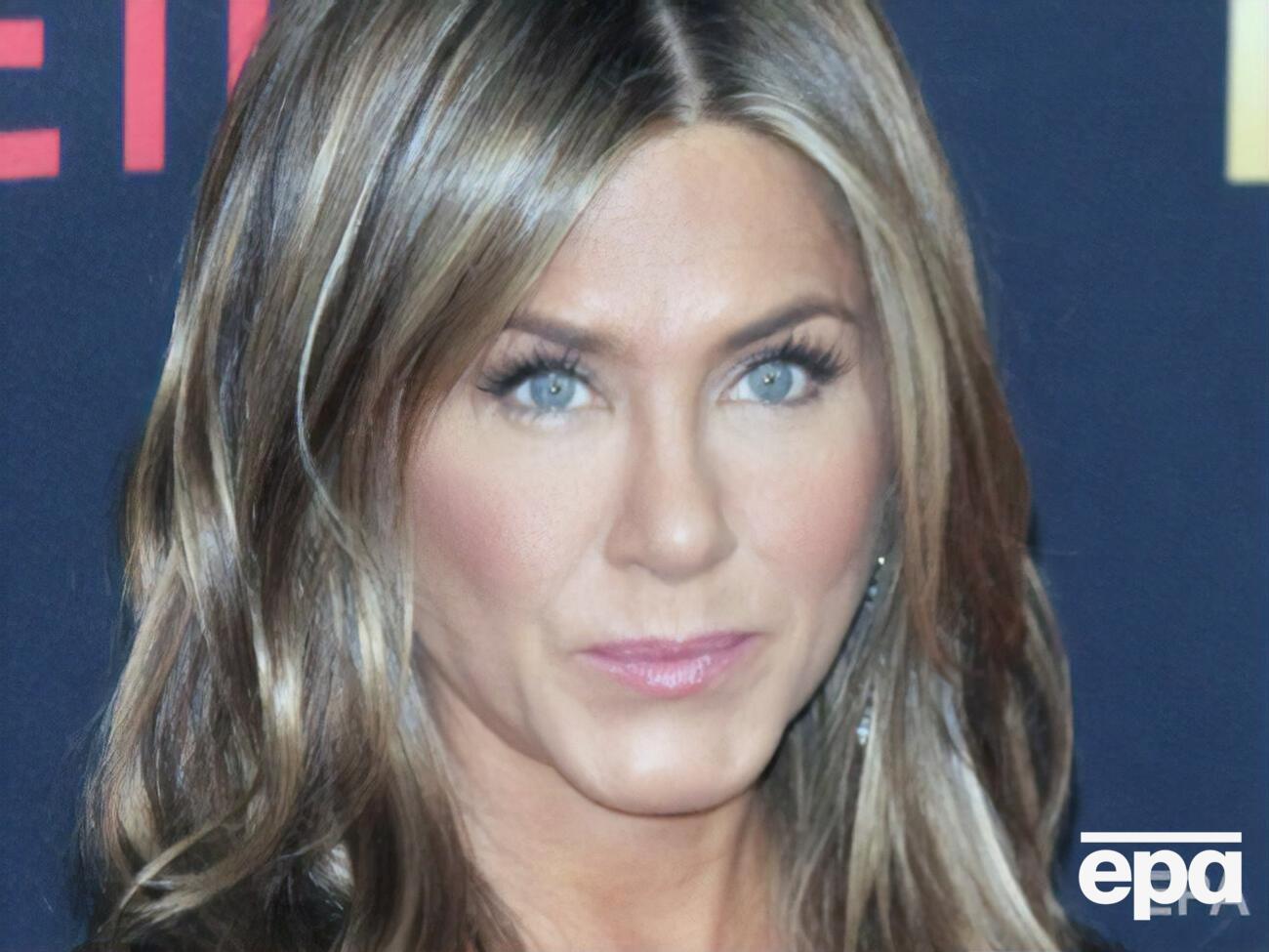 Энистон дважды была замужем