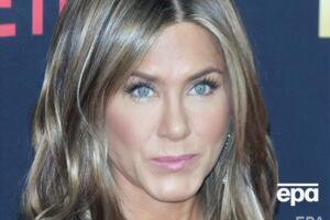 Энистон дважды была замужем