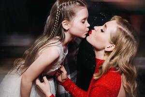 Анастасия Харламова с мамой Кристиной Асмус