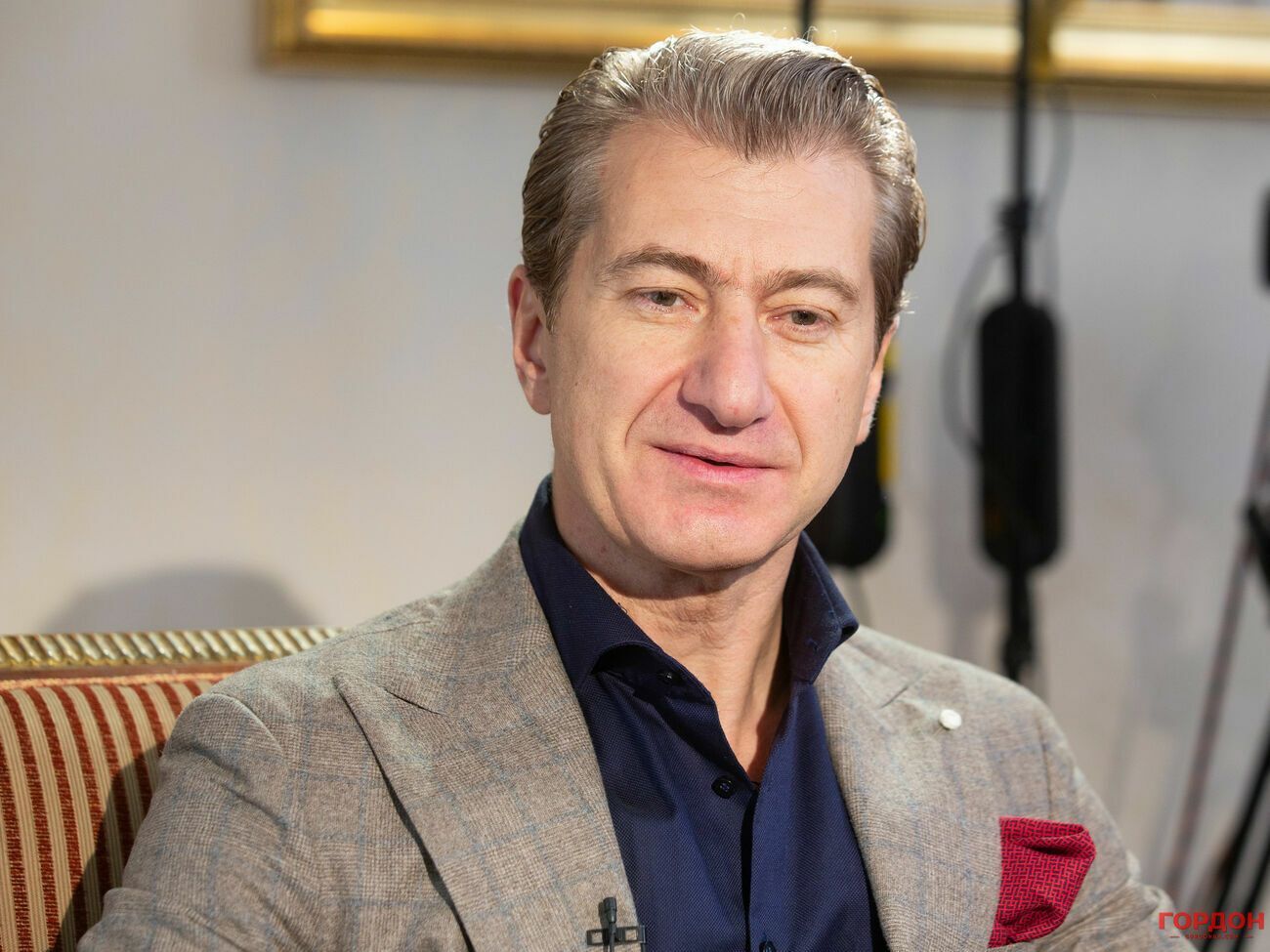 Никитин отметил, что жить с певицей, с которой работаешь, – "и легко, и тяжело"