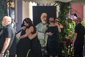 В Одесі Ройтбурда провели в останню путь оплесками. Порошенко сказав промову, Зеленський надіслав вінок. Фоторепортаж