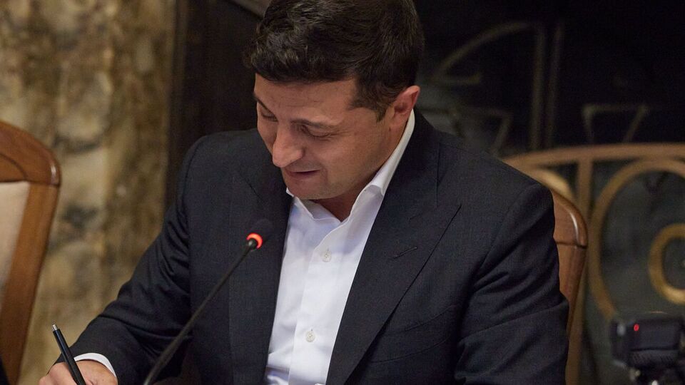 Зеленский подписал три указа о назначении послов Украины