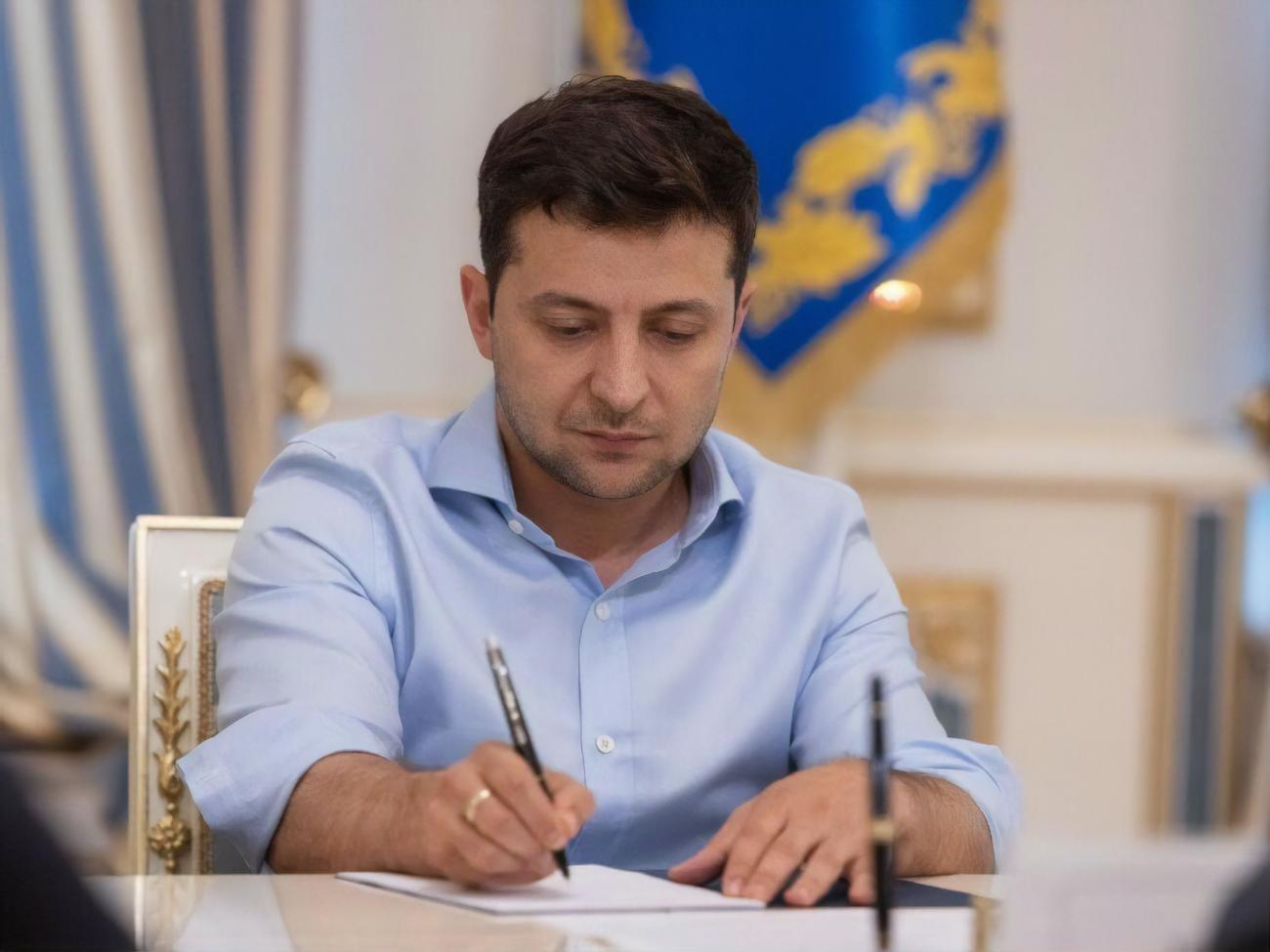 Президент призначив нових суддів в окружні адміністративні та обласні господарські суди