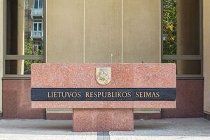 Правительство Литвы приняло часть ограничений, против которых люди протестовали под Сеймом