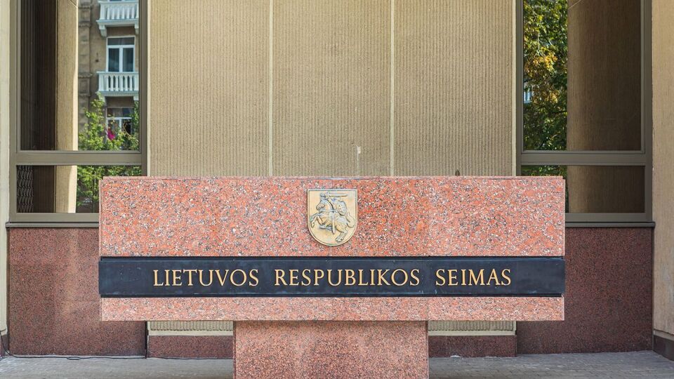 Уряд Литви ухвалив частину обмежень, проти яких люди протестували під Сеймом