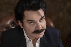 Зібров запевняє, що в перерві між концертами і зйомками займається домашнім господарством